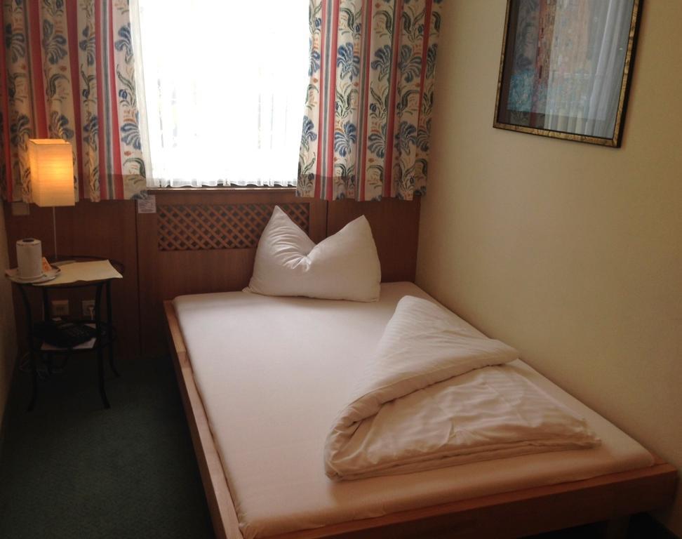 Hotel Pension Alte Muehle Klosterneuburg Room photo